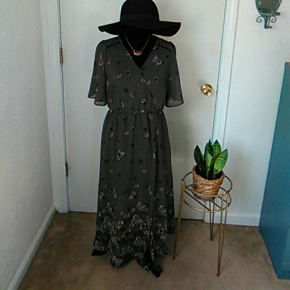 Beautiful Boho Print Midi Floral Dress | Size M